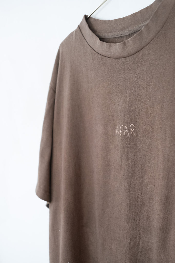 Men’s Afar Tee - Chocolate - Hemp/Cotton | Afar Boutique close up from the side 